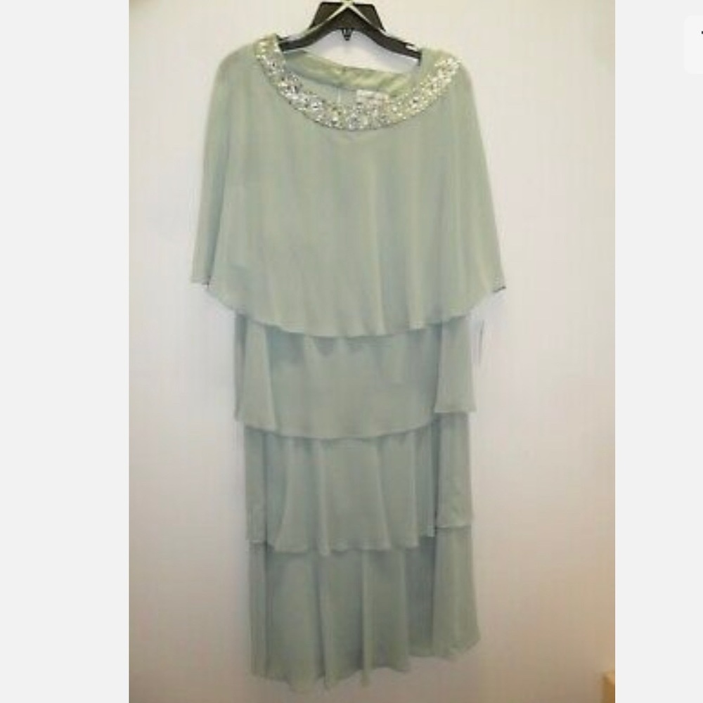 Draper’s & Damon’s Sage Dress